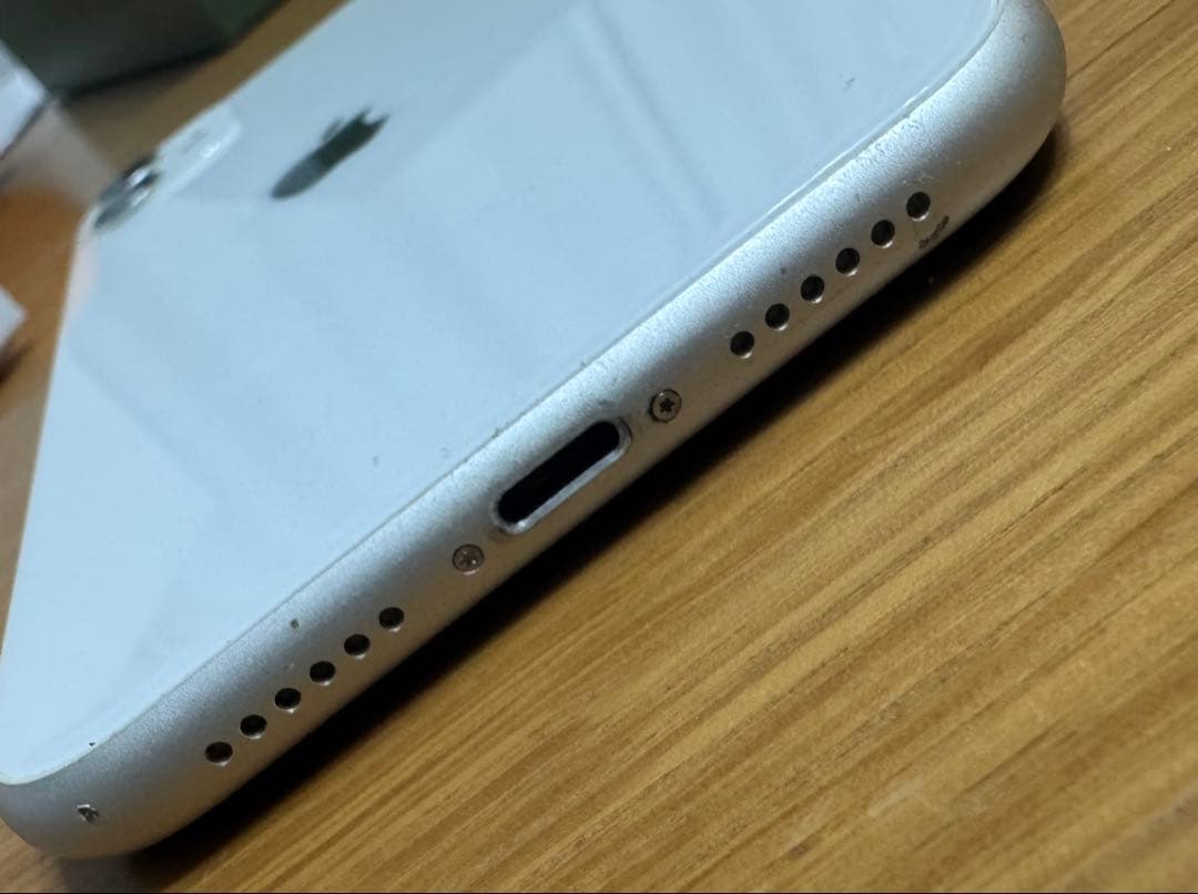 Apple iPhone 11 ホワイト　128GB
