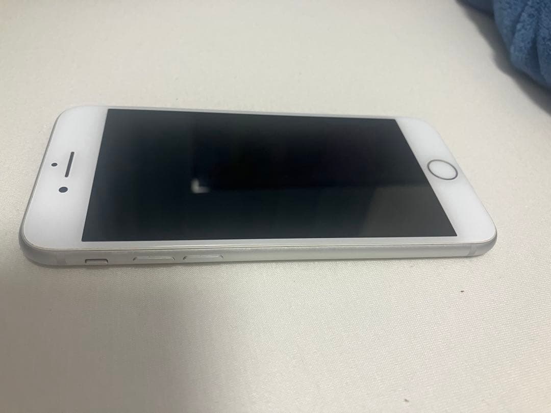 iPhone8 ホワイト　64GB SIMロック解除