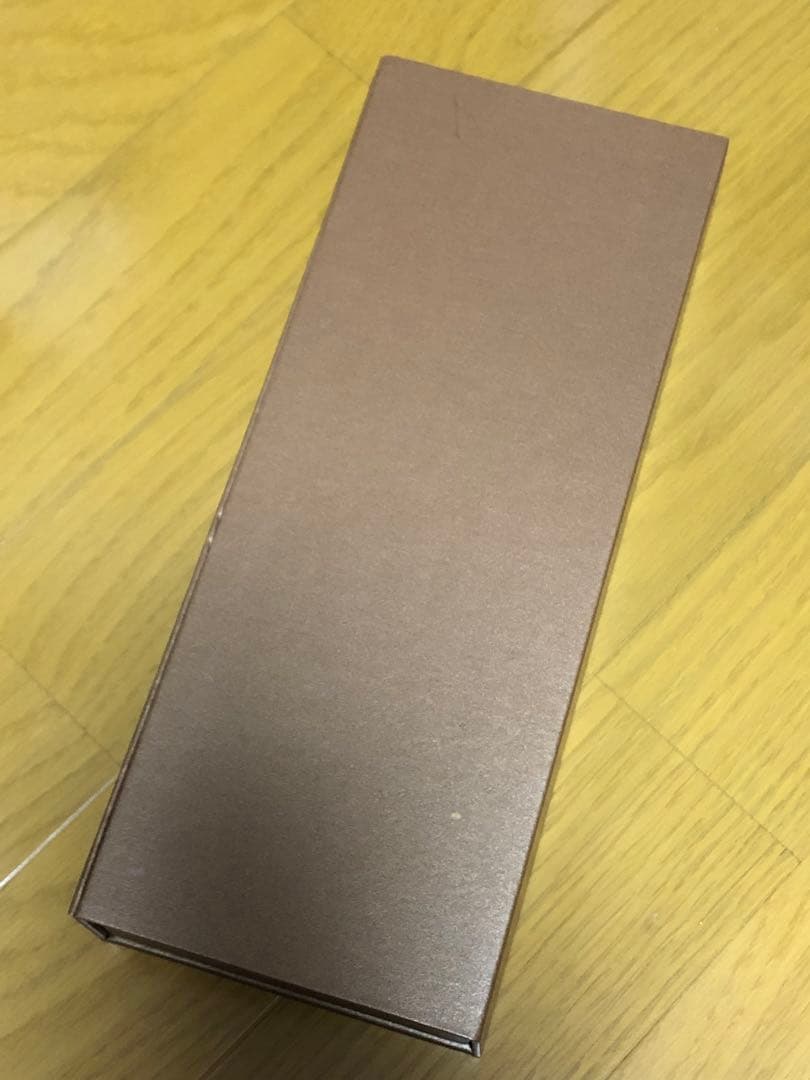 未使用　中国扇子　花模様の木製扇子（化粧箱付き）