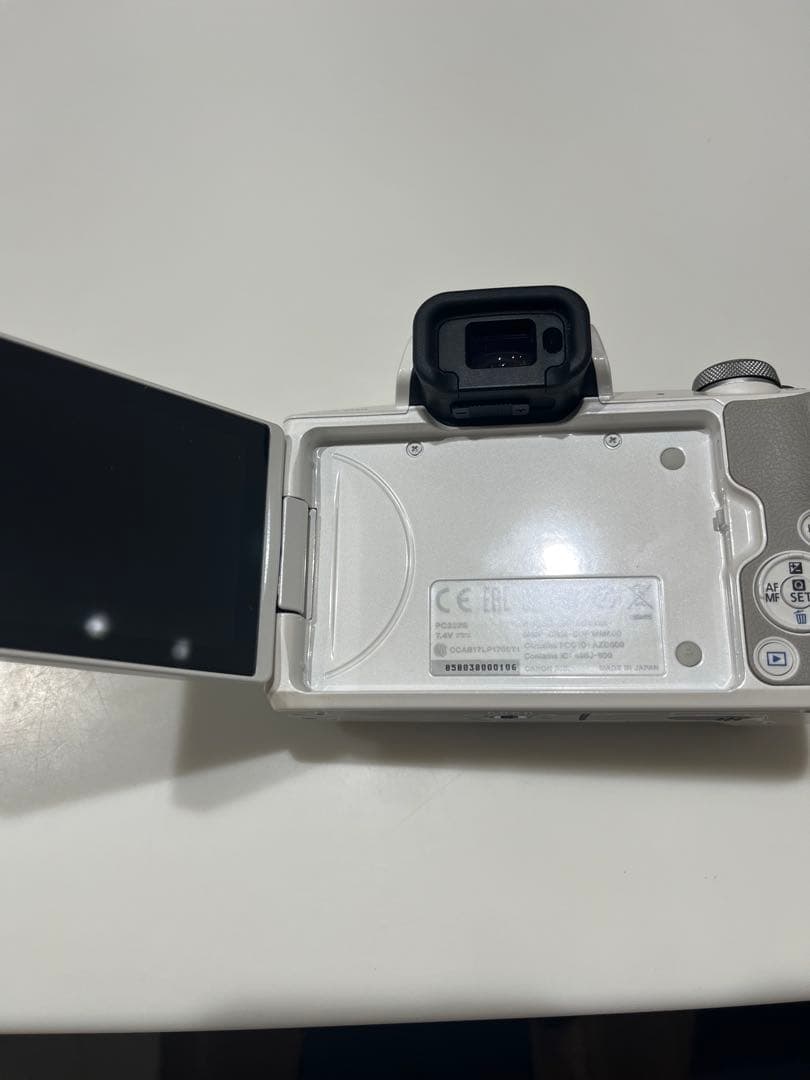 中古【Canon EOS M50 】ホワイト ミラーレスカメラ