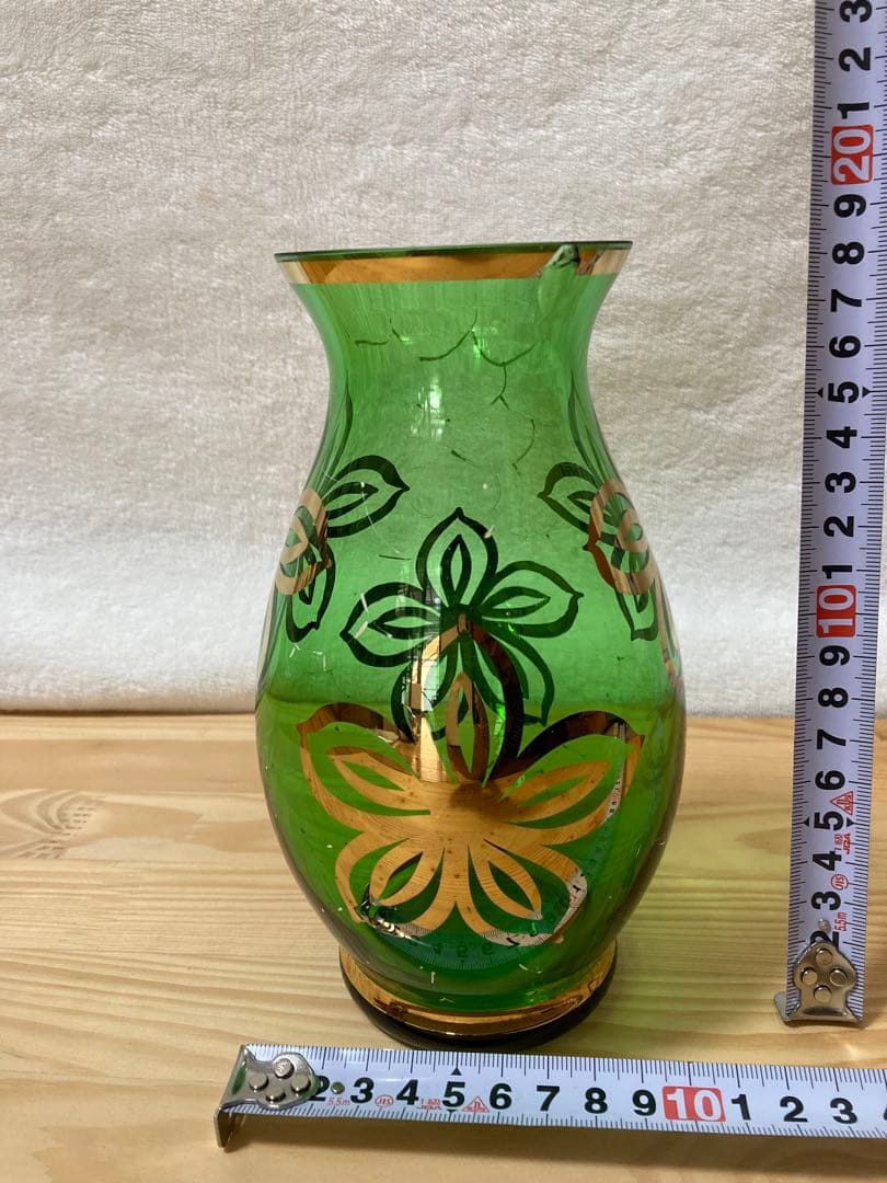 ボヘミアンガラス　金彩花柄エメラルドグリーン 工芸品19㎝　花瓶　水入れキッチン