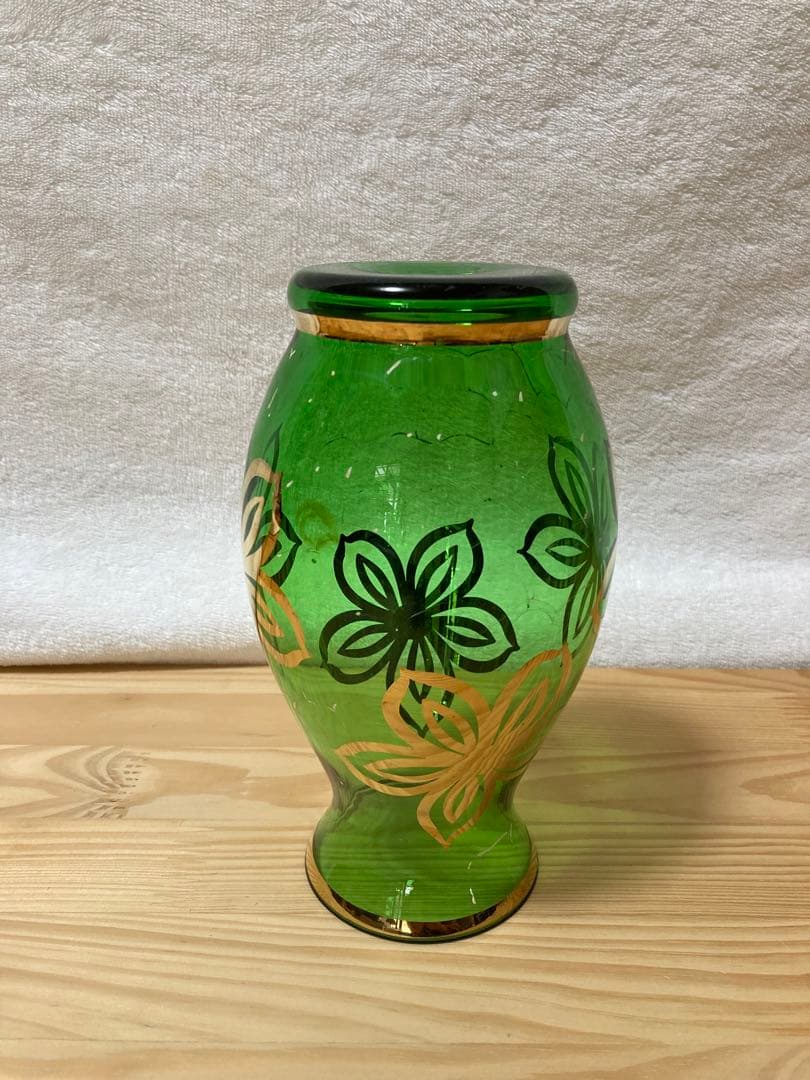 ボヘミアンガラス　金彩花柄エメラルドグリーン 工芸品19㎝　花瓶　水入れキッチン