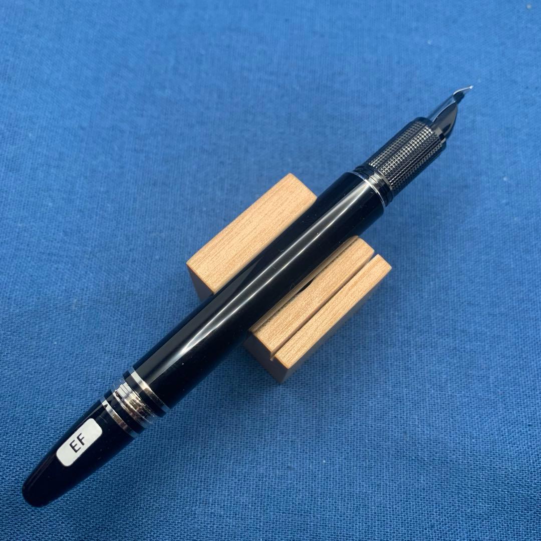 【良品】モンブラン　スターウォーカー　プレシャスレジン　万年筆　14K EF