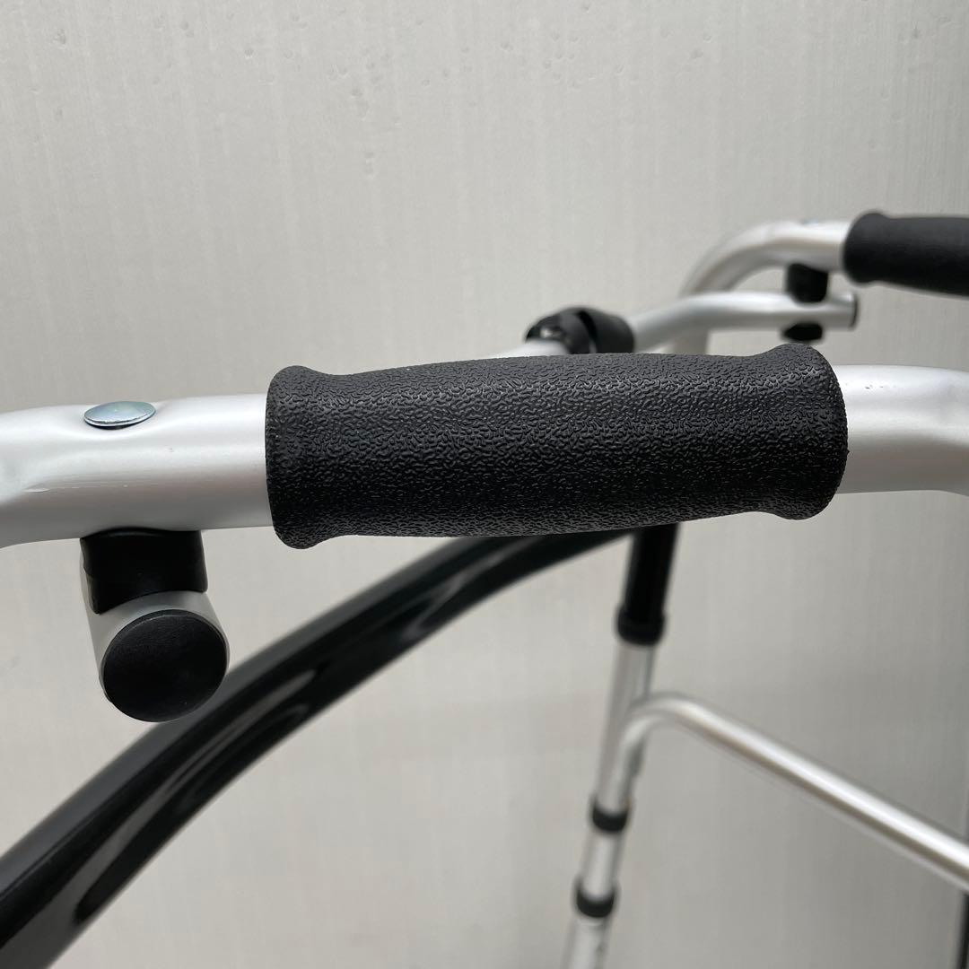 【未使用】折りたたみ歩行器 歩行具 アルミ製