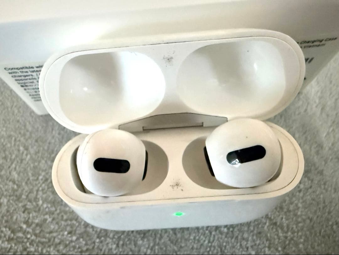 AirPods Pro 本体 充電ケース付き ホワイト　一世代