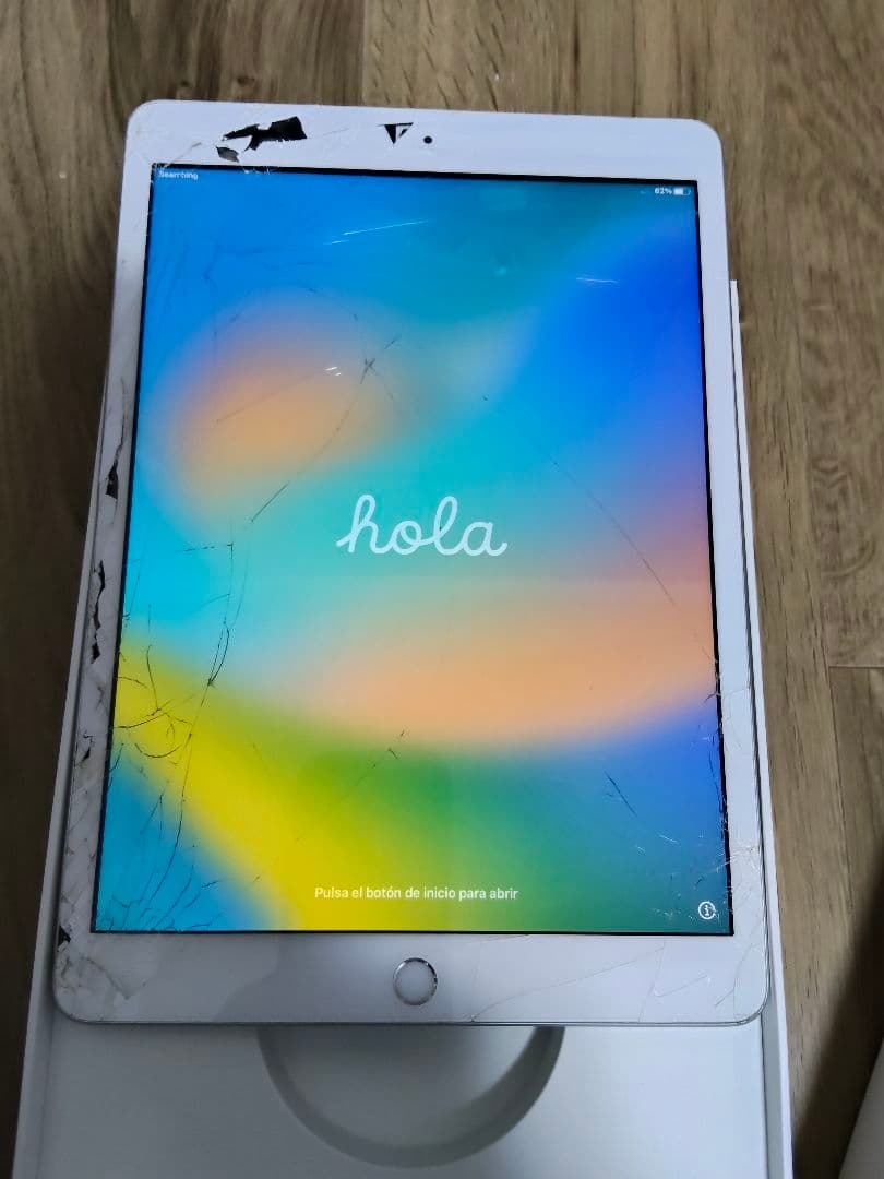 iPad 第7世代 32GB SoftBank 画面割れ ジャンク