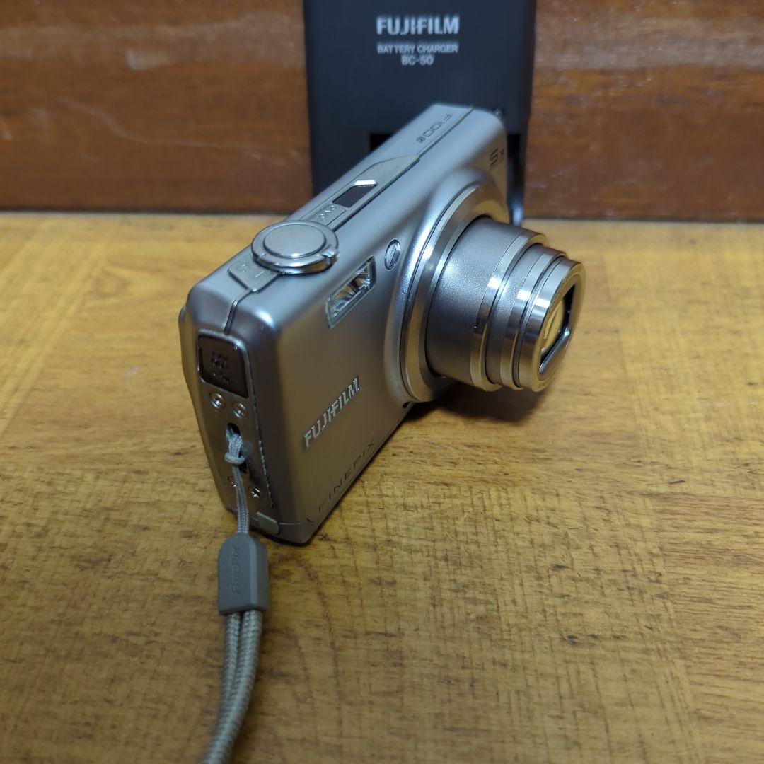 Fujifilm FinePix F100コンパクトデジタルカメラ