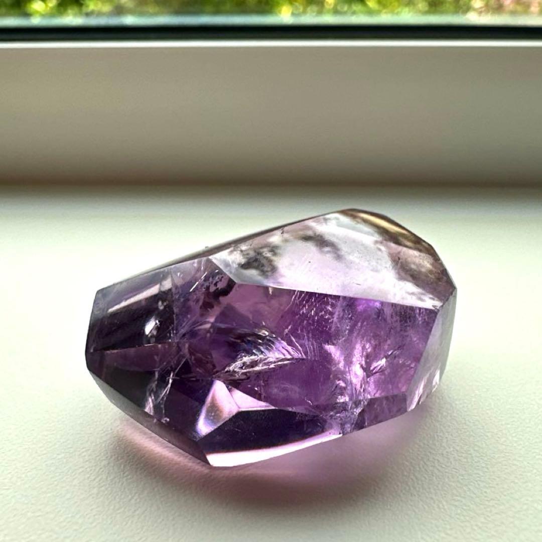 アメシスト　フリーフォーム　虹　プラダ　25.9g3.6 amethy 紫水晶