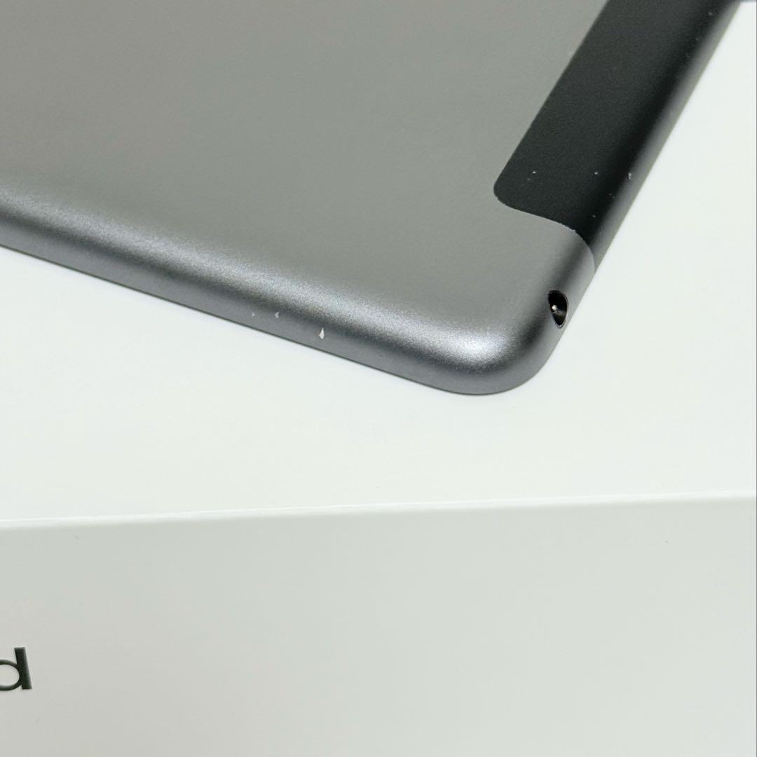 iPad 第8世代　128GB Wi-Fi + Cellularモデル