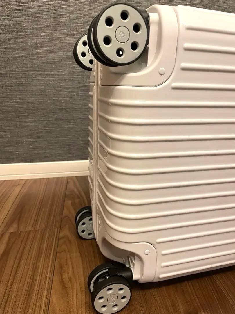 RIMOWA ESSENTIAL チェックインM