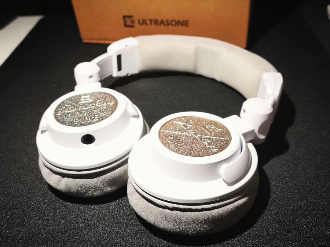 ULTRASONE Signature Pure ホワイト 有線ヘッドホン