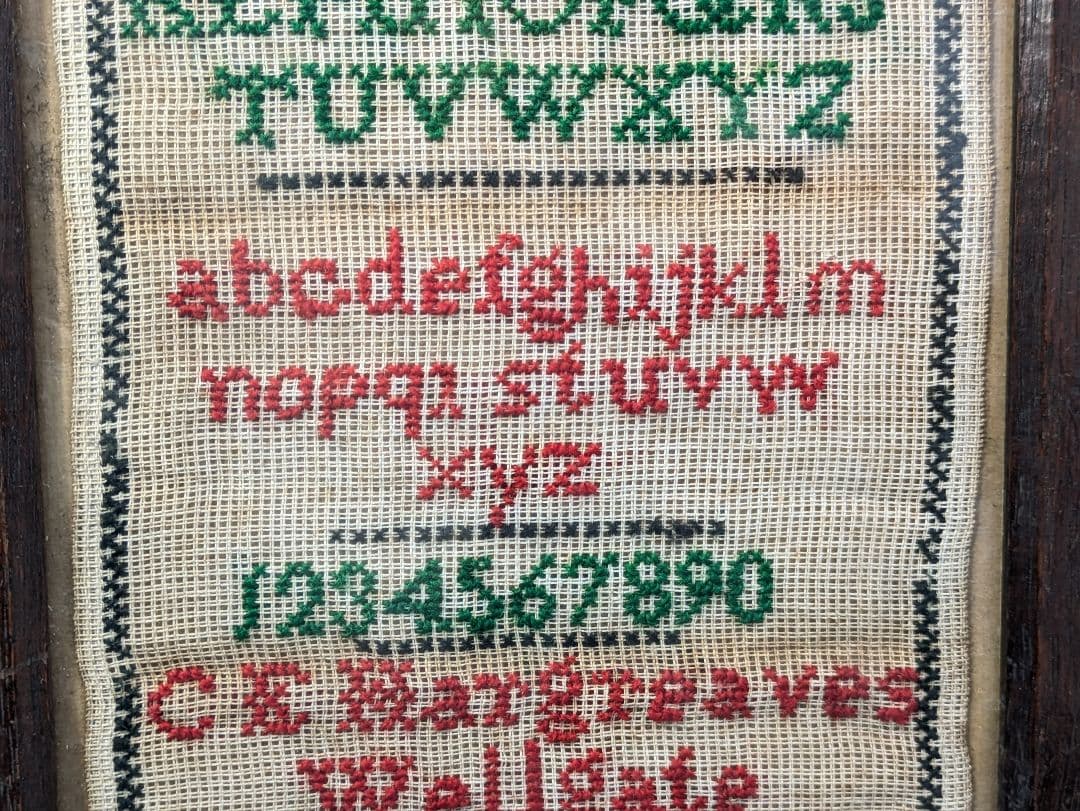 イギリス アンティーク 1887年 スクールサンプラー 刺繍額