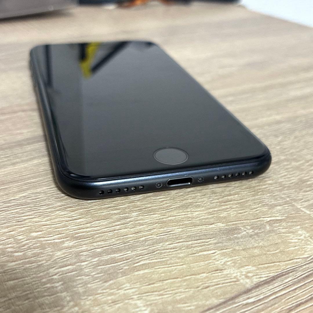 iPhone SE2 128GB ブラック【本体】
