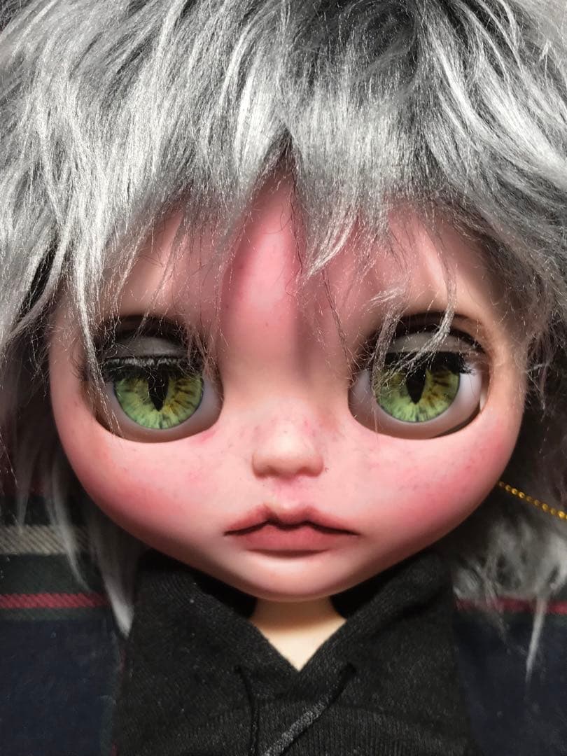 アイシードールカスタム シルバーヘアの男の子 アウトフィット付き