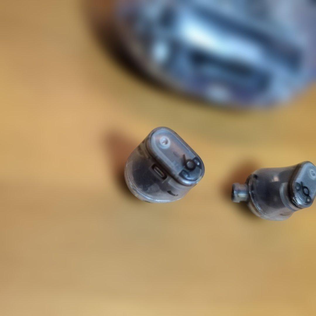 Beats Studio Buds + トランスペアレント