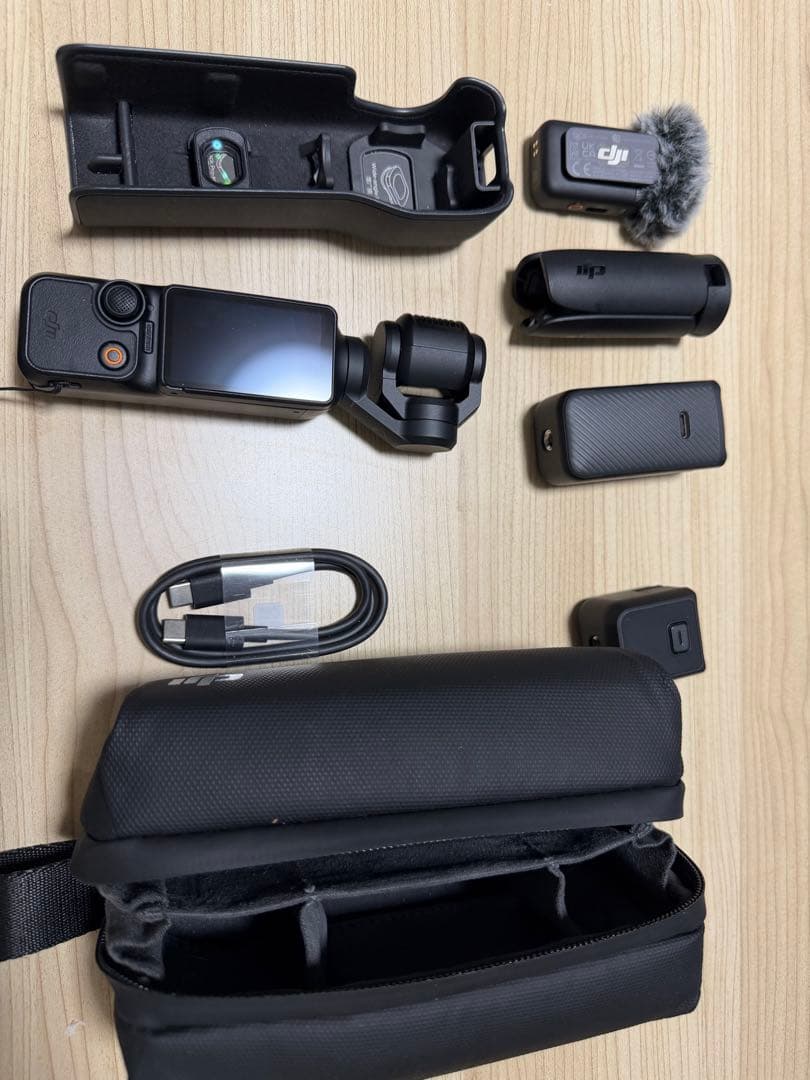 【ほぼ未使用】DJI Osmo Pocket 3 Creator Combo