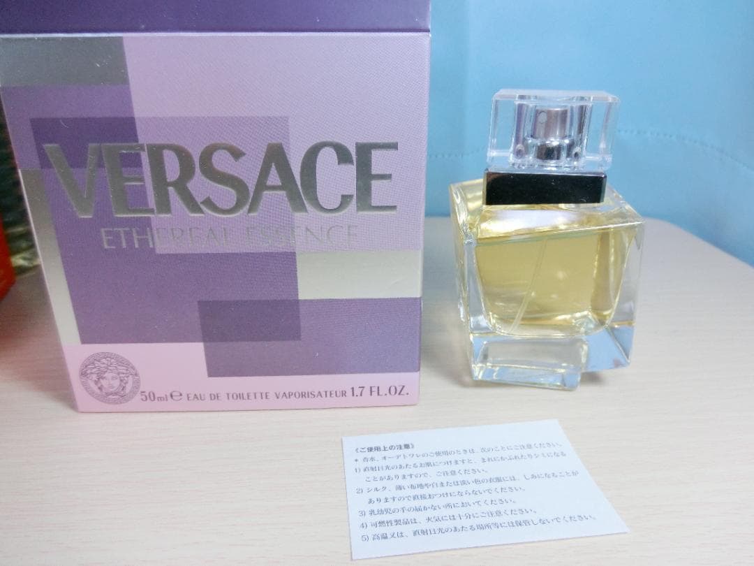 ヴェルサーチ エセリアル エッセンス 未使用香水 ヴェルサーチェ VERSACE