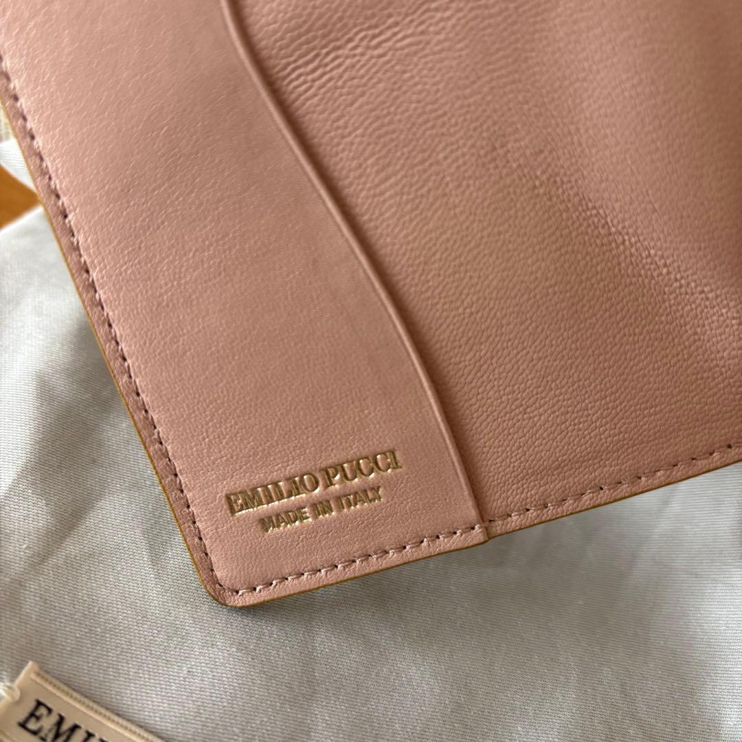 ■ 美品 ■ EMILIO PUCCI ゴールド レザーパスポートケース リボン