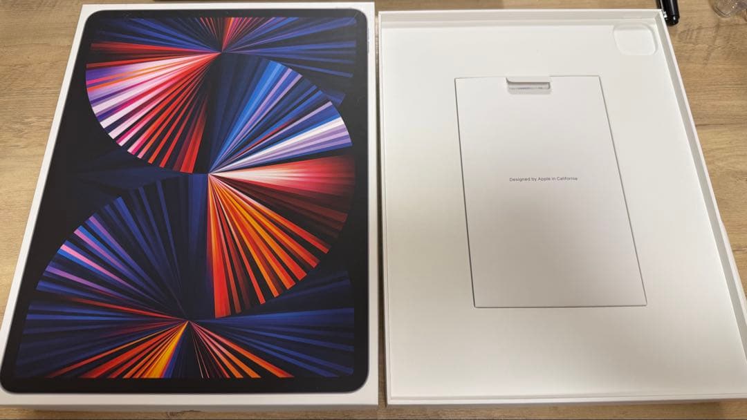 【バッテリ98%】iPad Pro12.9第5世代256GB新品Keyboard