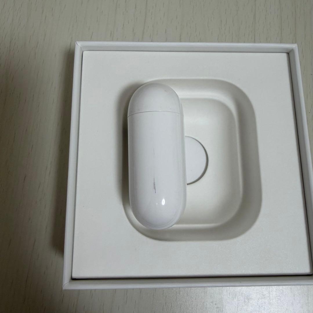 【動作確認済】純正品 AirPods 第2世代 （充電ケースランプ内側タイプ）