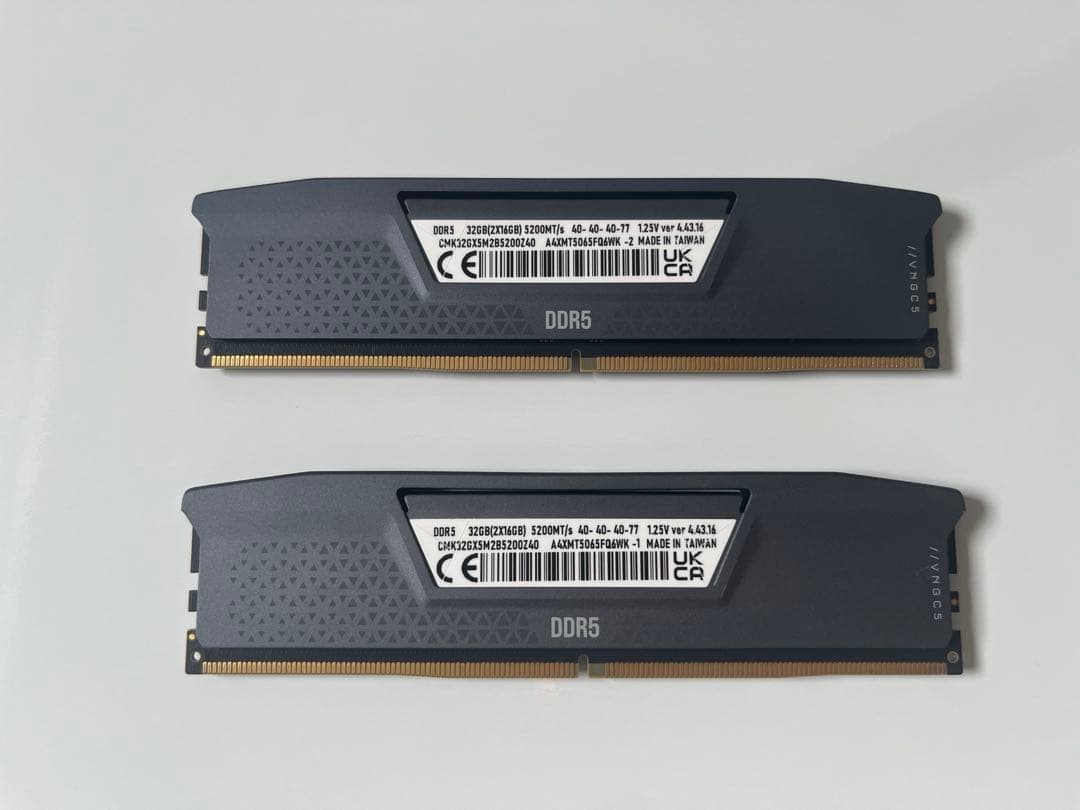 【美品】CORSAIR DDR5-5200MHz メモリ16GB×2［32GB］