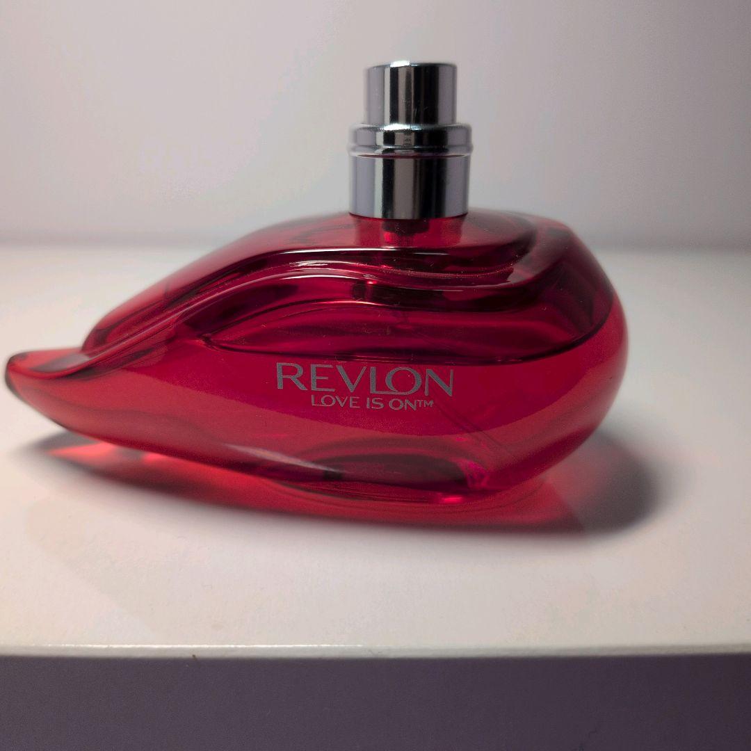 REVLON LOVE IS ON レブロン ラブイズオンオードトワレ2個セット