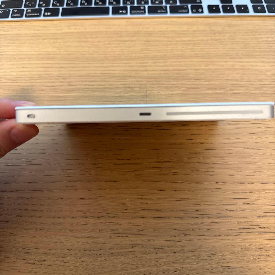 Apple Magic Trackpad ホワイト　ライトニング端子