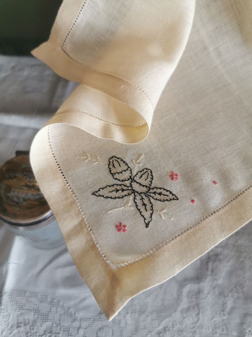 アンティーク ドングリ小花刺繍 極細糸ファインリネンクロス ヘムステッチハンカチ