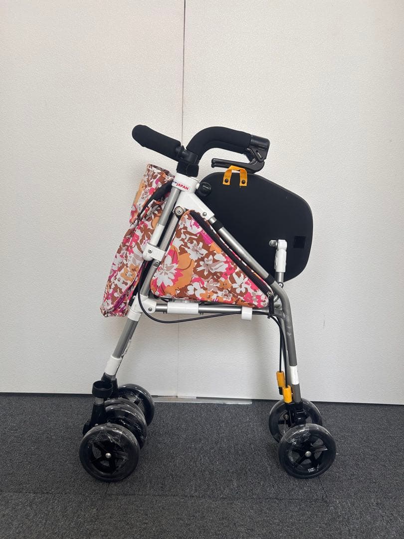 象印ベビー　プウプレストマム　花柄　シルバーカー　歩行器　軽量