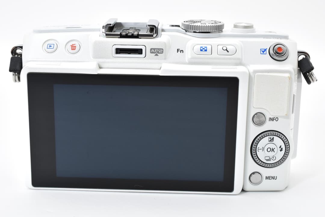 OLYMPUS E-PL6 ホワイトWレンズセット 0462