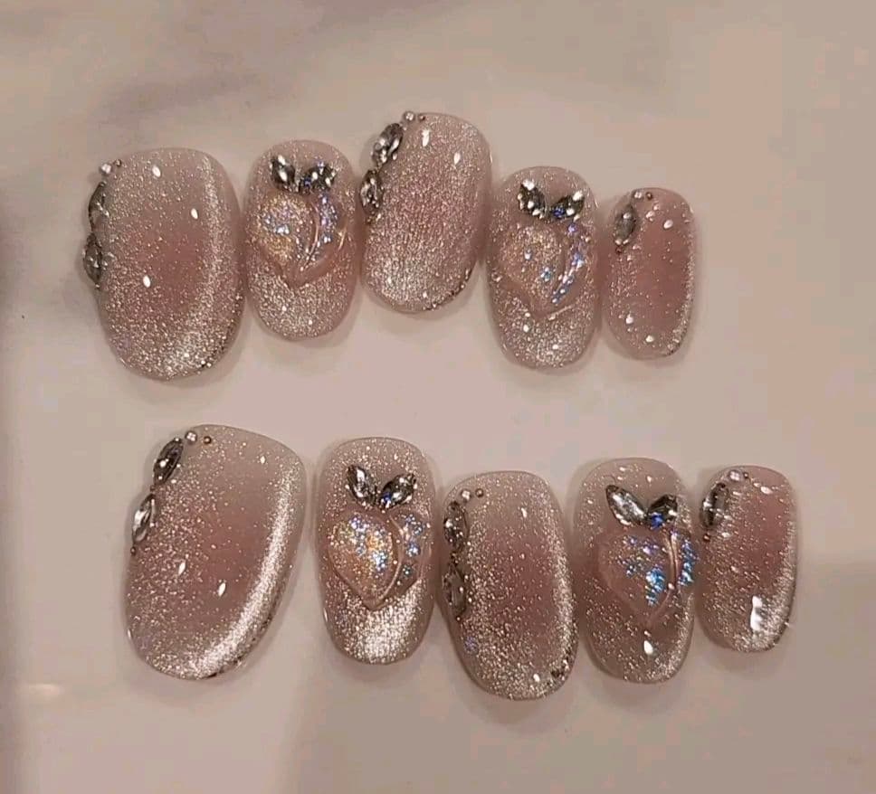 ネイルチップピアス始めました♡