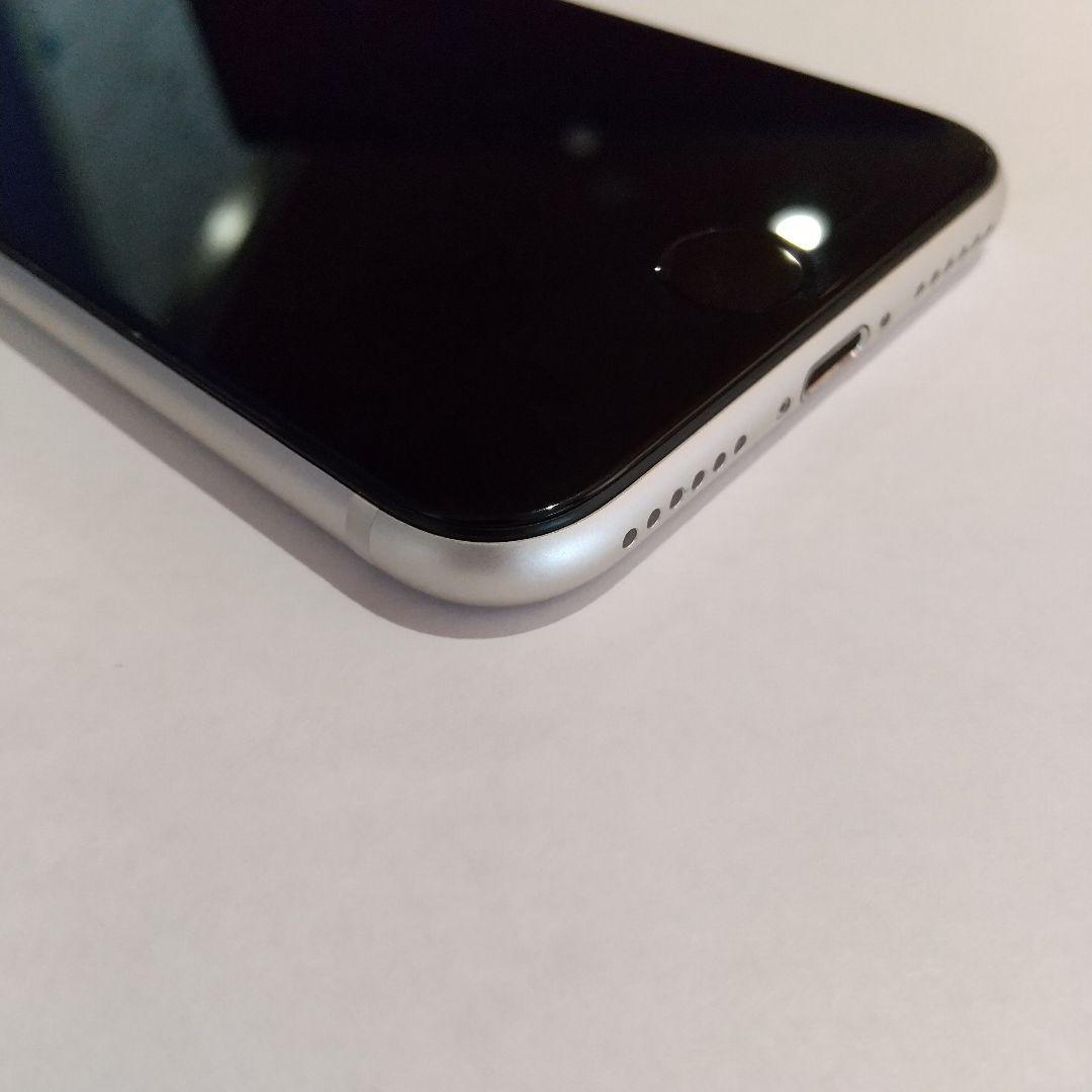 iPhone SE3 64Gb SIMフリー スターライト　白色　506121