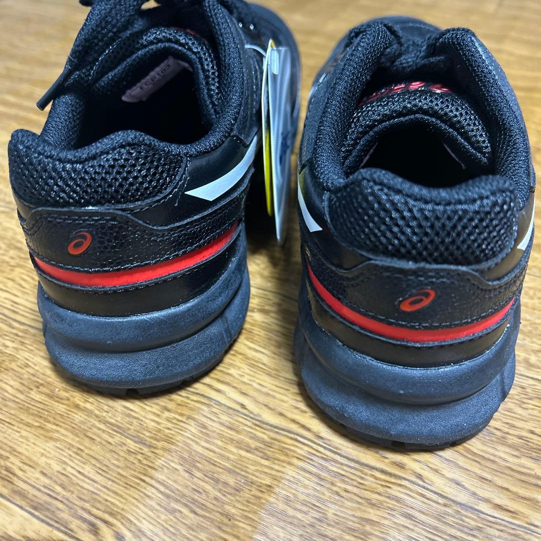新品未使用タグ付き　asics アシックス　安全靴　23.5㎝