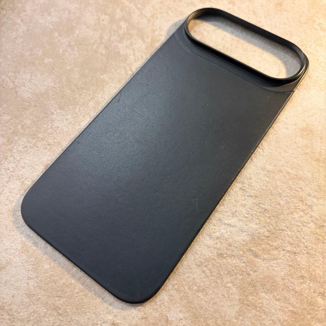 NOMAD Magnetic Leather Back iPhone Air用