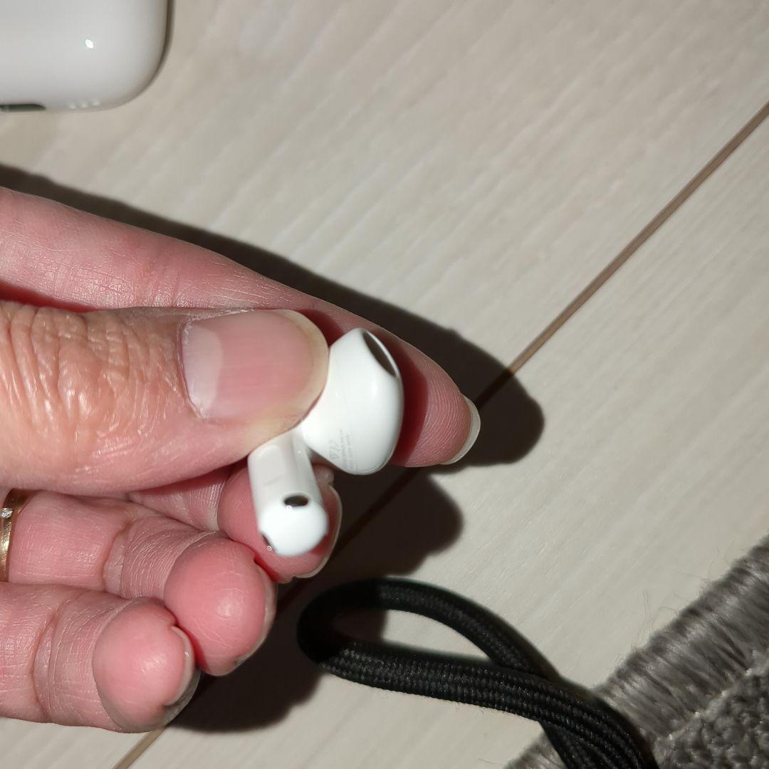 Apple AirPods 4世代 片耳 R 片方 右耳 16