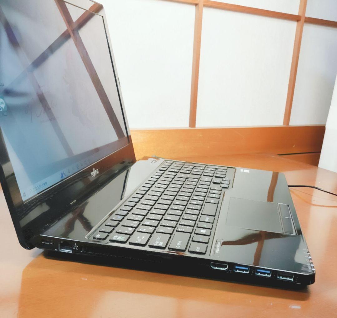 7✨FUJITSU✨初心者用ノートパソコン✨すぐ使える！✨DVD✨キーボード練習