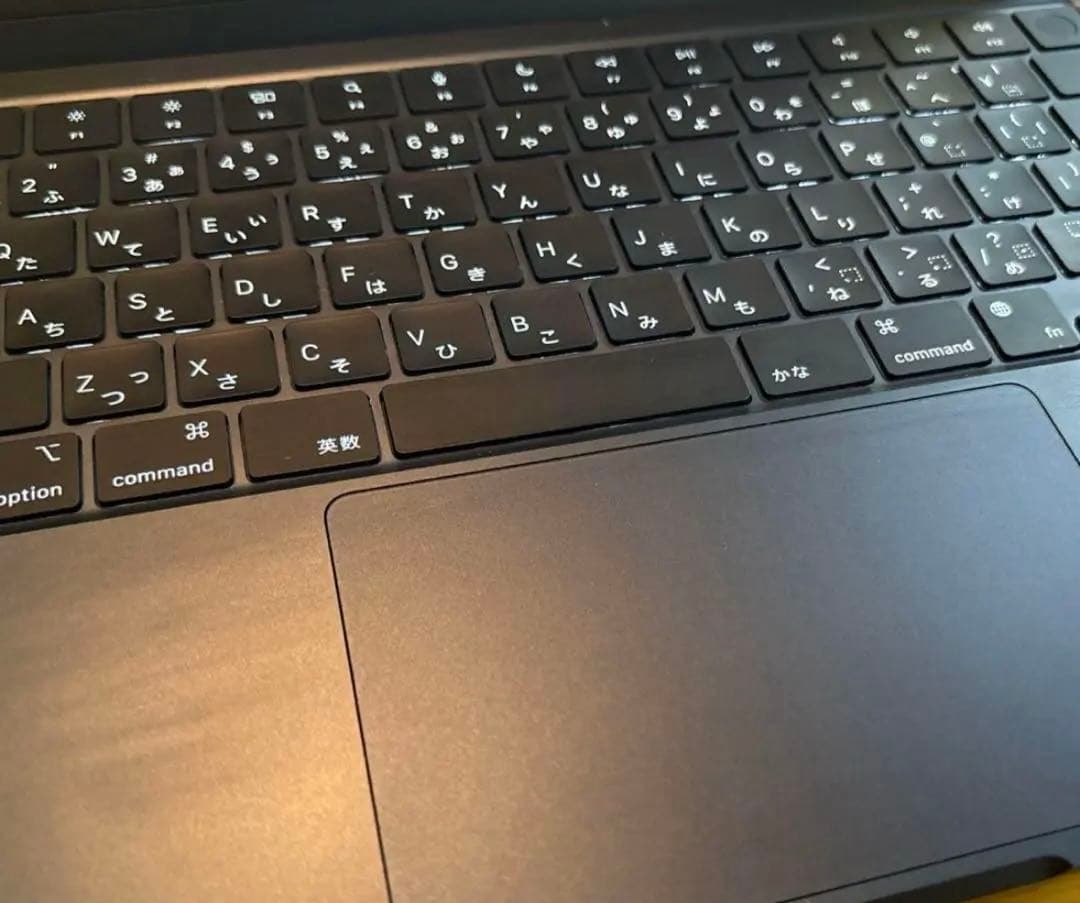 Apple MacBook Air M2 2022 本体