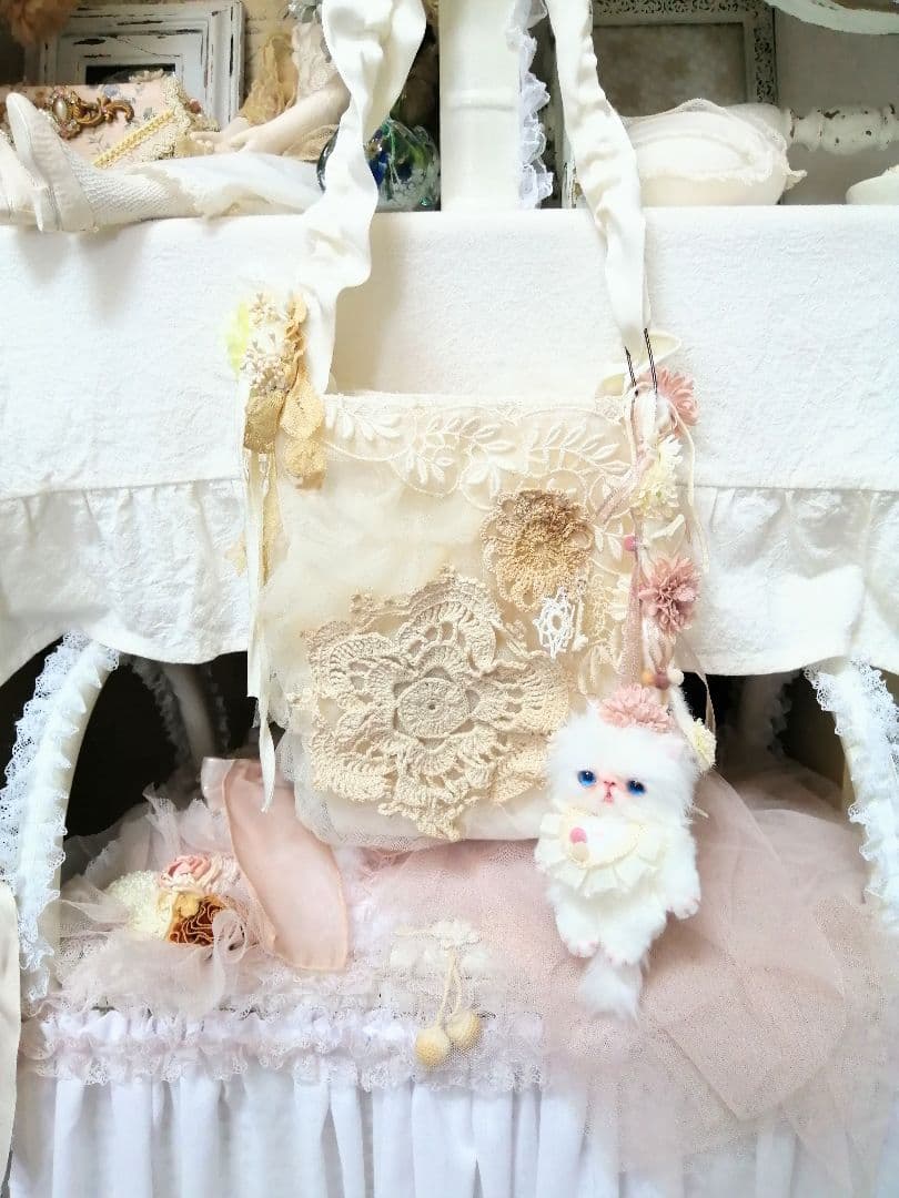 子猫ちゃんのバッグチャーム♡アートドール♡ぬいぐるみ♡ストラップ♡お花