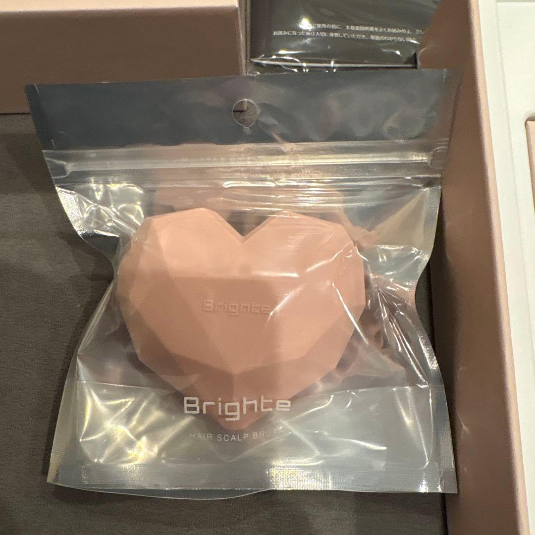 Brighte ELEKLIFT 美顔器＆ヘアスカルプブラシセット ピンク