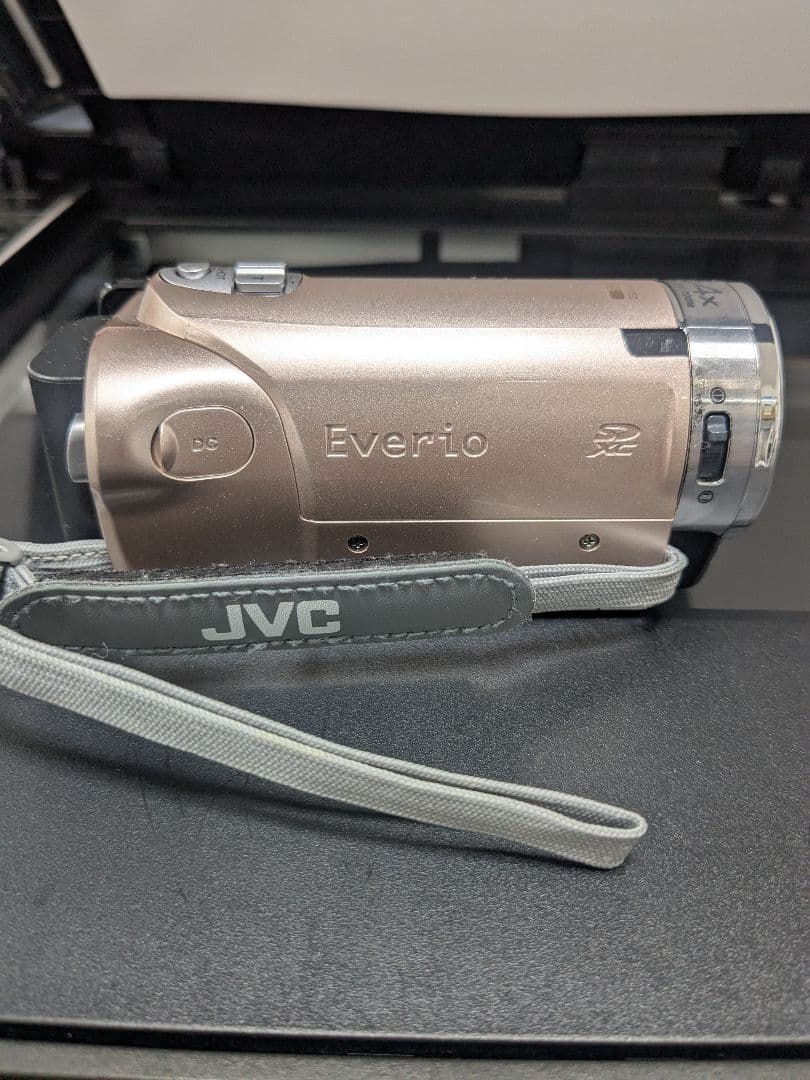 JVC Everio GZ-E265 ビデオカメラ　中古品