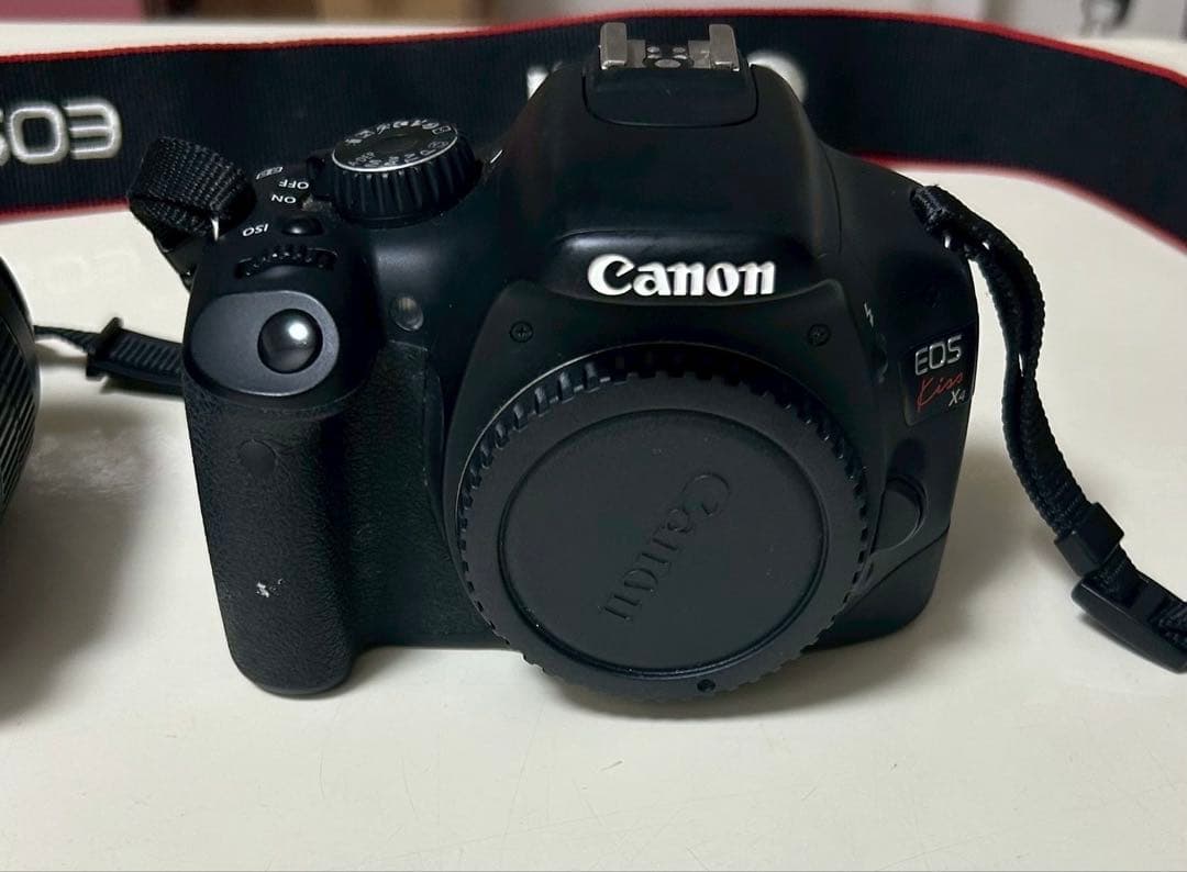 Canon EOS Kiss X4デジタル一眼レフ 2本レンズ付き