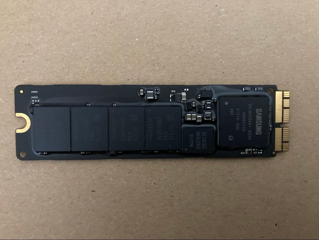 ②Macbook抜取りSSD256GB