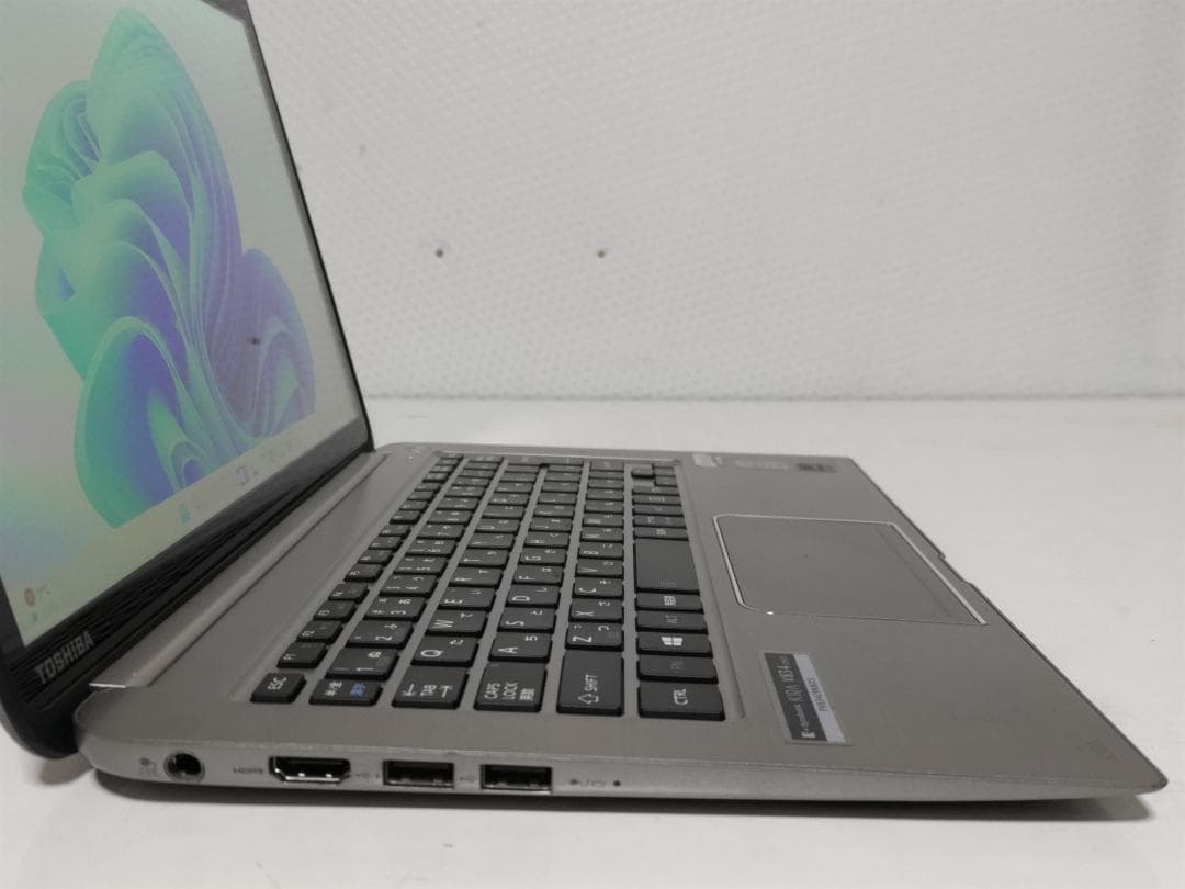 タッチパネル！！ 東芝 dynabook 8GB SSD 128GB★J6