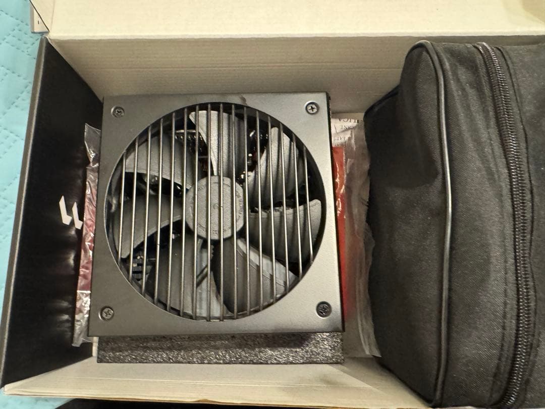 電源ユニット FRACTAL DESIGN FD-P-IA2P-560