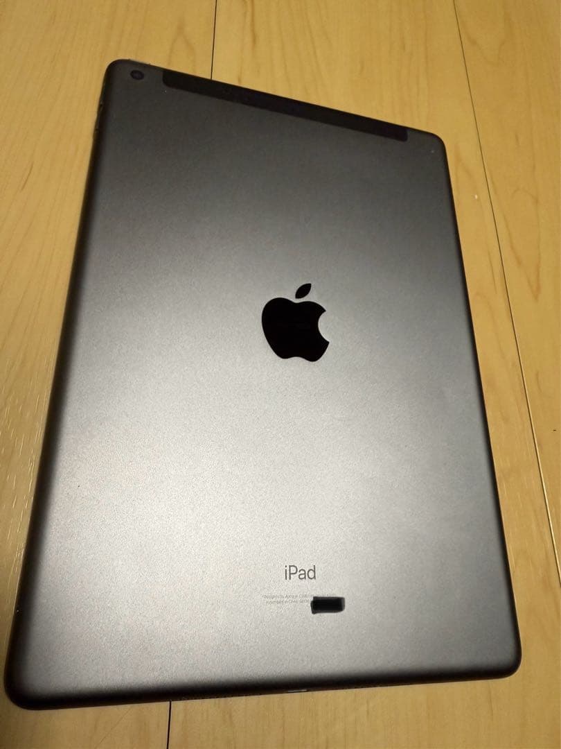iPad（第8世代）32GB Wi-Fi＋Cellularモデル（au版）