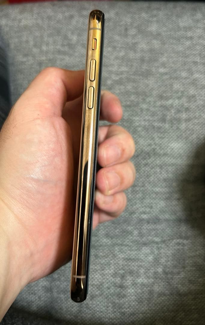 Apple iPhone Xs 64GB 本体