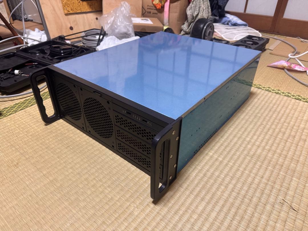 PCケースとレール　2点ずつ