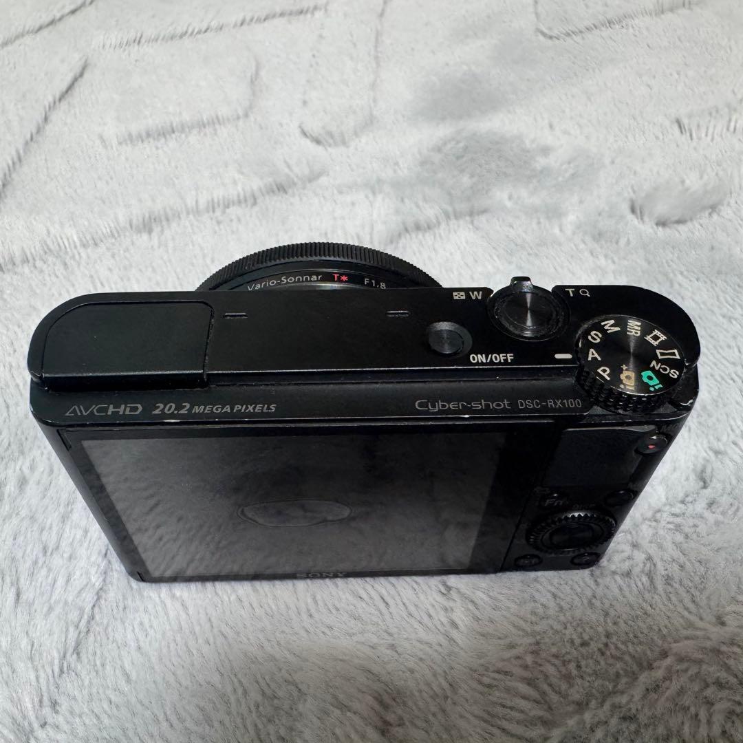 ソニー RX100 コンデジ F1.8レンズ