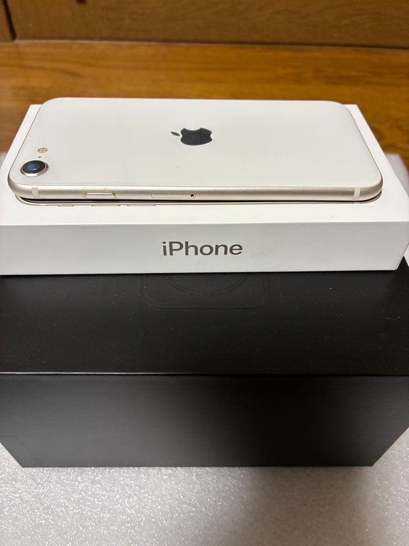 iPhone SE（第3世代）64GB スターライト SIMフリー 美品