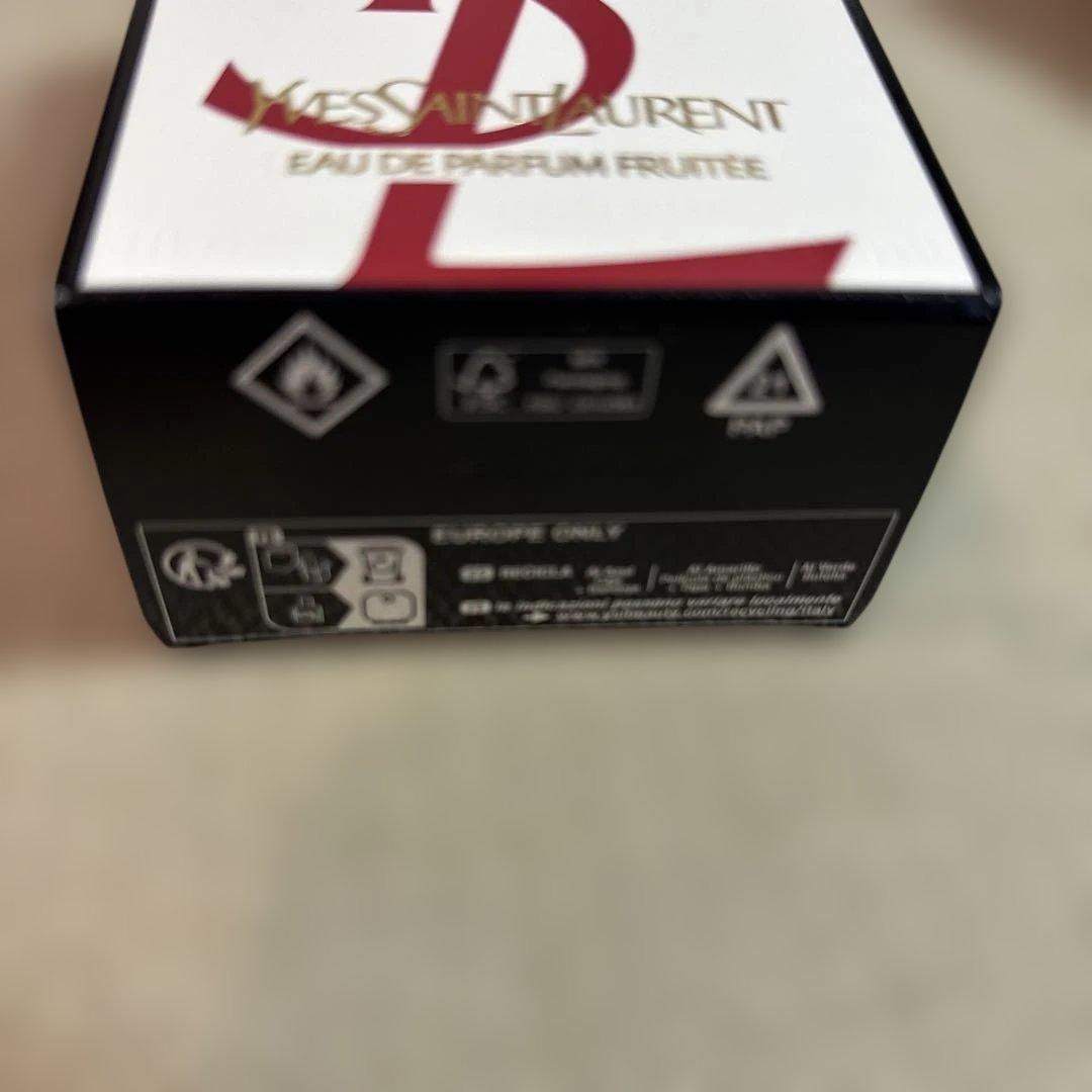 未使用　YSLリブレオーデパルファムベリークラッシュ30ml